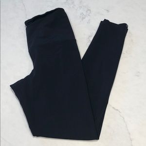 Onzie all black leggings